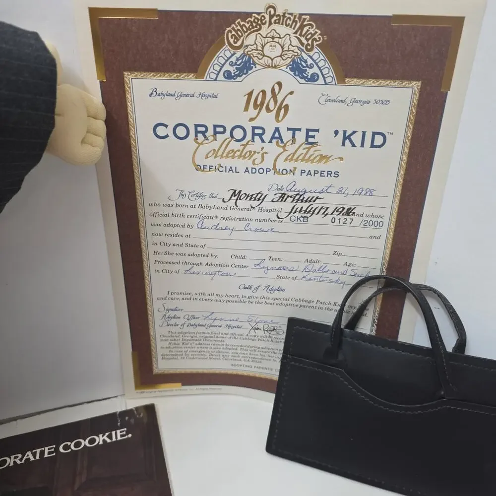 Cabbage Patch Kids Soft Sculpture Corporate Kid Doll w Paper Briefcase Complete